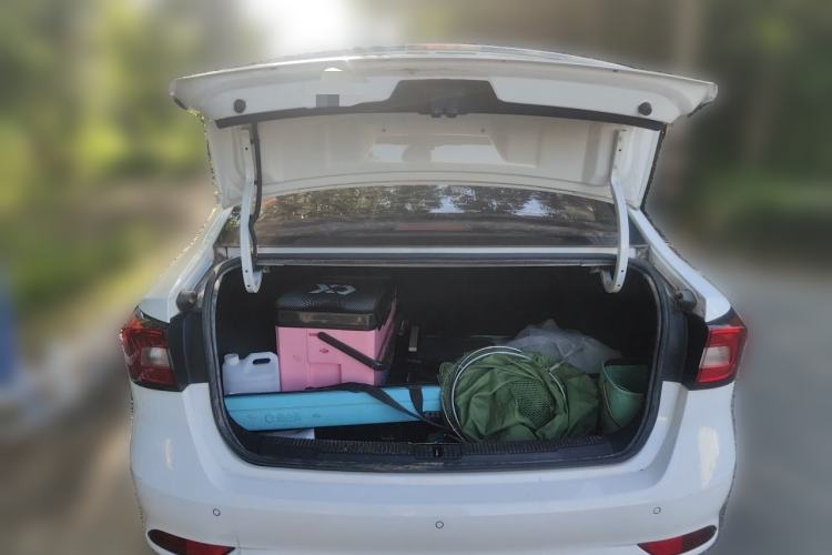 Used Roewe i5 2019 1.5L Automatic 4G Connected Linghao Flagship Edition Trunk