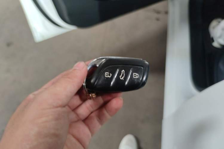 Used Roewe i5 2019 1.5L Automatic 4G Connected Langhao Edition Vehicle Key