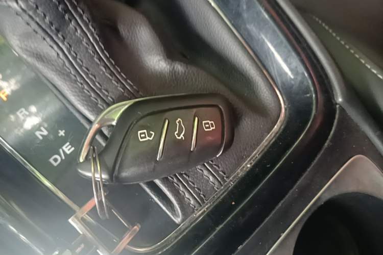 Used Roewe i5 2019 1.5L Automatic 4G Connected Langhao Edition Vehicle Key