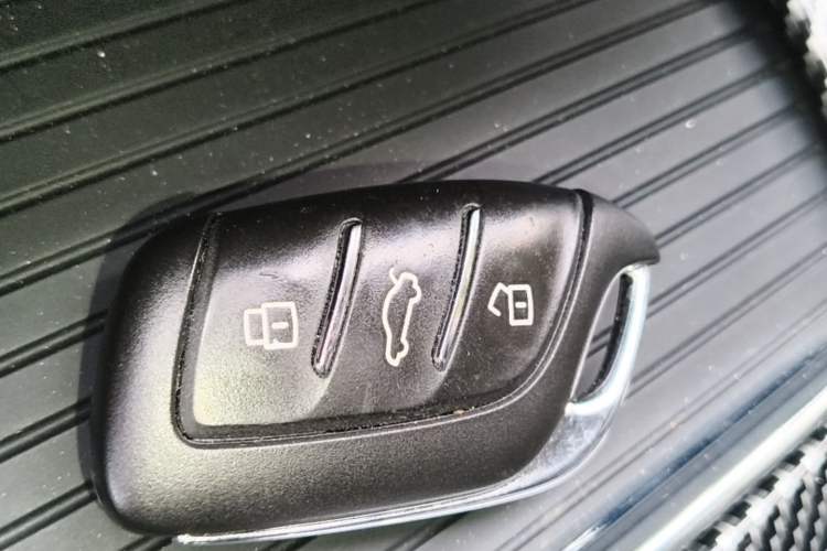 Used Roewe i5 2019 1.5L Automatic 4G Connected Langhao Edition Vehicle Key