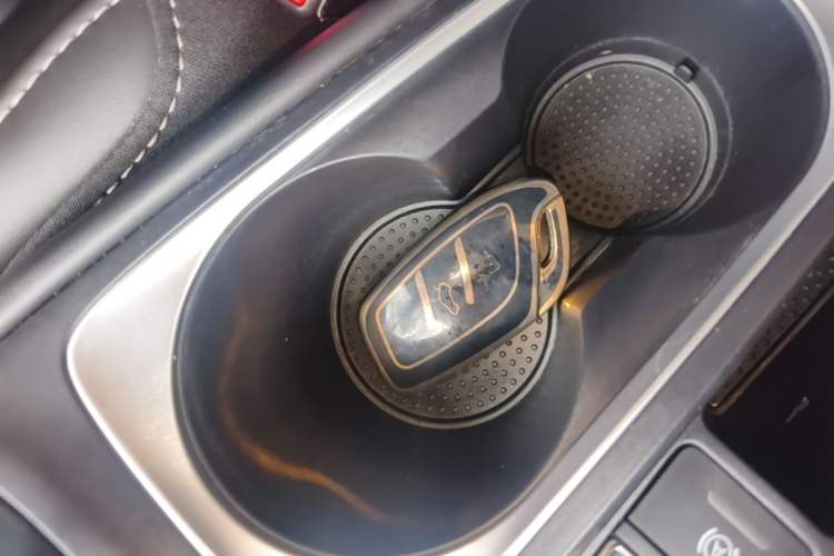 Used Roewe i5 2019 1.5L Automatic 4G Connected Linghao Flagship Edition Vehicle Key