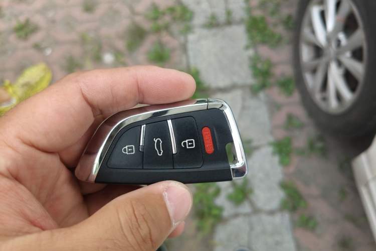Used Roewe i5 2019 1.5L Manual 4G Connected Langyue Edition Vehicle Key