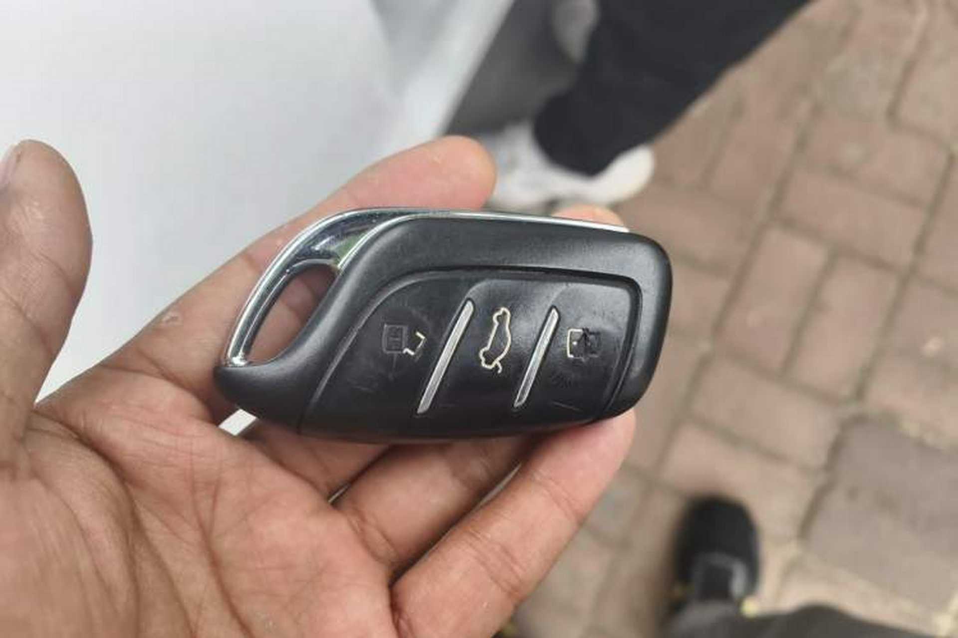 Used Roewe i5 2019 20T Automatic 4G Connect Luxury Flagship Edition Vehicle Key