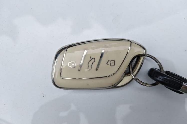 Used Roewe i5 2019 1.5L Automatic 4G Connected Linghao Edition Vehicle Key