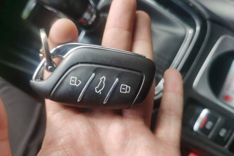 Used Roewe i5 2019 1.5L Automatic 4G Connected Langhao Edition Vehicle Key