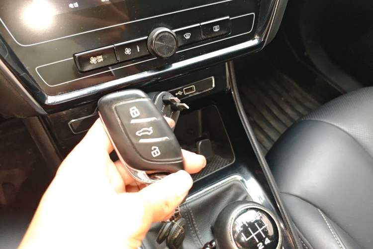 Used Roewe i5 2019 1.5L Manual 4G Connectable Langhao Edition Vehicle Key