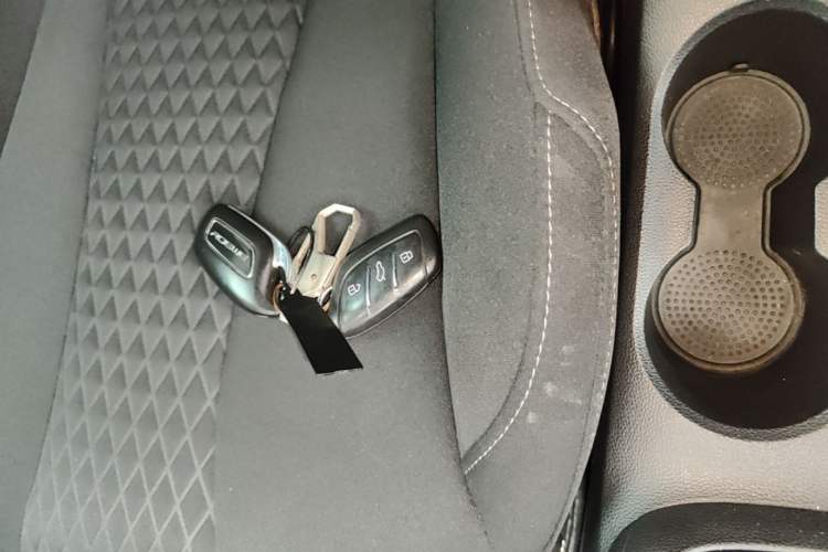 Used Roewe i5 2019 1.5L Manual 4G Connected Langyue Edition Vehicle Key