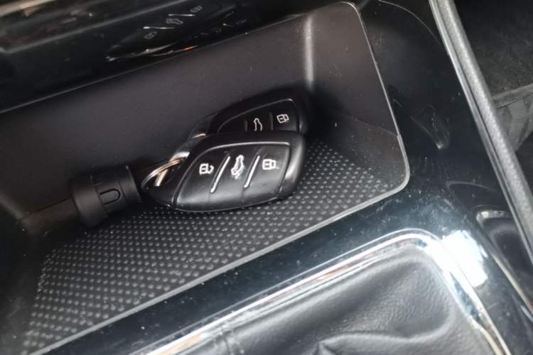 Used Roewe i5 2019 1.5L Manual 4G Connected Langyue Edition Vehicle Key