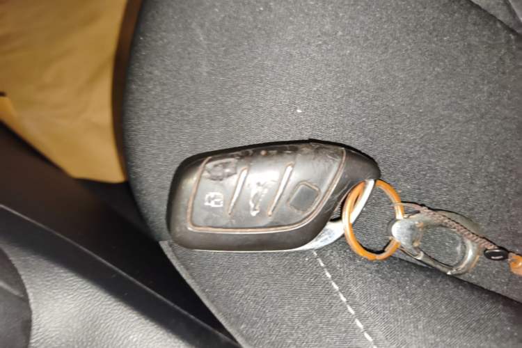 Used Roewe i5 2019 1.5L Manual 4G Connected Langyue Edition Vehicle Key