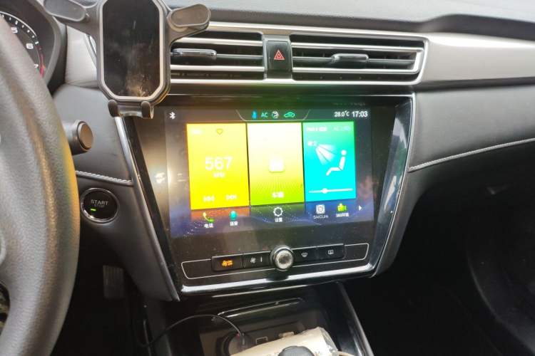 Used Roewe i5 2019 1.5L Automatic 4G Connected Langhao Edition Audio And AC Panel