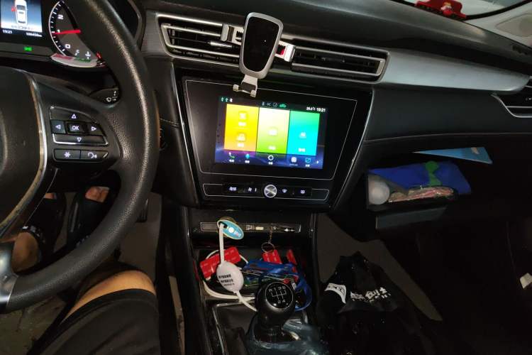 Used Roewe i5 2019 1.5L Manual 4G Connected Langyue Edition Audio And AC Panel