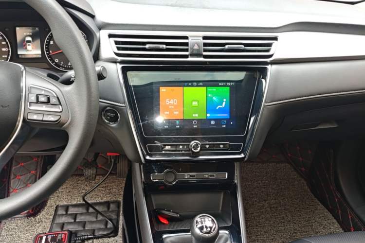 Used Roewe i5 2019 1.5L Manual 4G Connectable Langhao Edition Audio And AC Panel