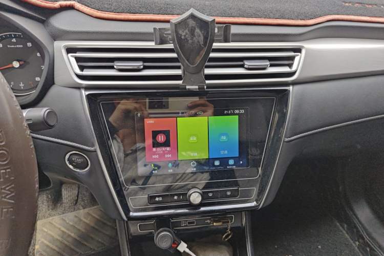 Used Roewe i5 2019 1.5L Manual 4G Connect Leehao Flagship Edition Audio And AC Panel