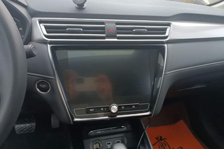 Used Roewe i5 2019 1.5L Automatic 4G Connected Langhao Edition Audio And AC Panel