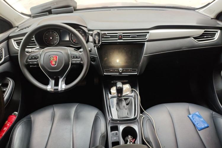 Used Roewe i5 2019 1.5L Automatic 4G Connected Langhao Edition Center Console