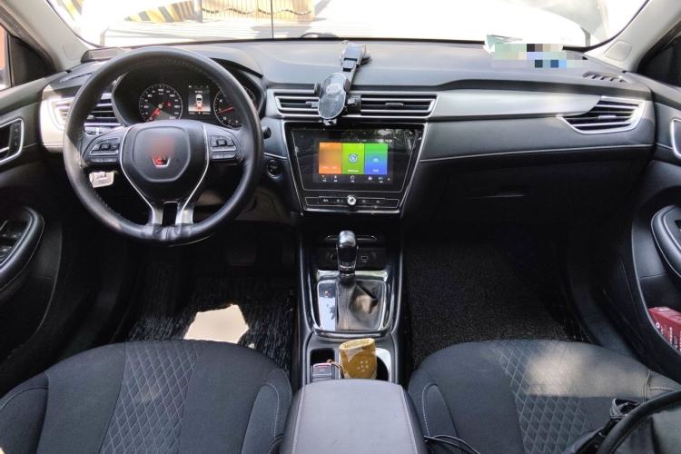 Used Roewe i5 2019 1.5L Automatic 4G Connected Langyue Edition Center Console