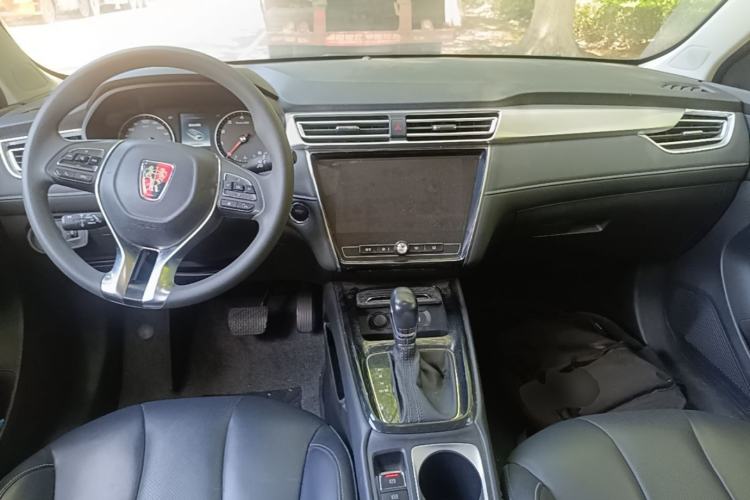 Used Roewe i5 2019 1.5L Automatic 4G Connected Langhao Edition Center Console