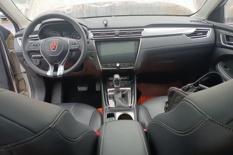 Used Roewe i5 2019 1.5L Automatic 4G Connected Langhao Edition Center Console