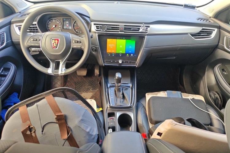 Used Roewe i5 2019 1.5L Automatic 4G Connected Langhao Edition Center Console