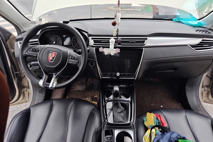 Used Roewe i5 2019 1.5L Automatic 4G Connected Langhao Edition Center Console