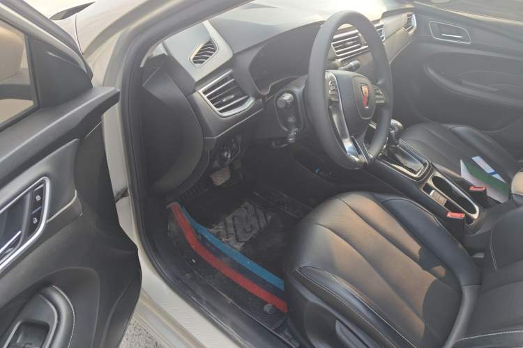 Used Roewe i5 2019 20T Automatic 4G Connect Luxury Flagship Edition Driver Seat