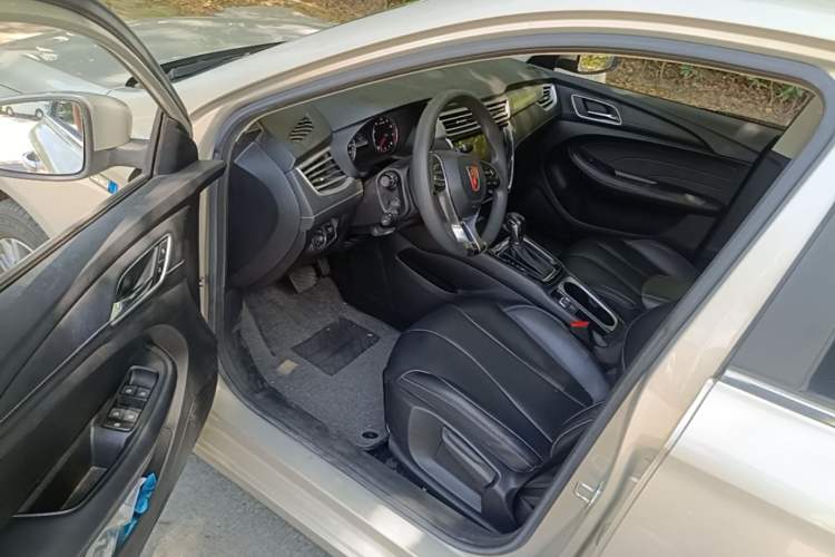 Used Roewe i5 2019 1.5L Automatic 4G Connected Langhao Edition Driver Seat