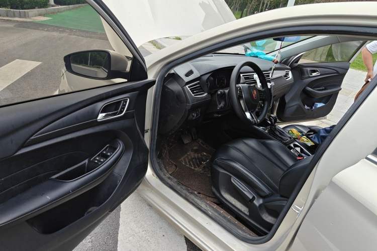 Used Roewe i5 2019 1.5L Automatic 4G Connected Langhao Edition Driver Seat