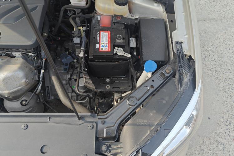 Used Roewe i5 2019 20T Automatic 4G Connect Luxury Flagship Edition Engine Bay Left