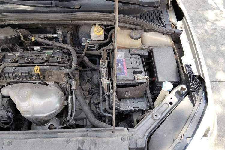 Used Roewe i5 2019 1.5L Automatic 4G Connected Langyue Edition Engine Bay Left