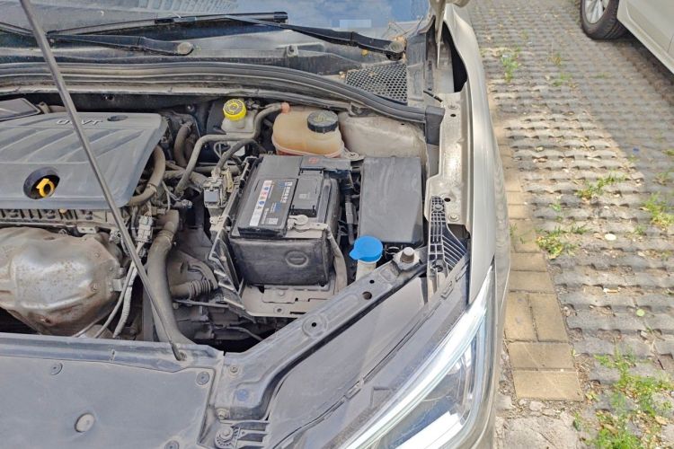 Used Roewe i5 2019 1.5L Manual 4G Connect Leehao Flagship Edition Engine Bay Left