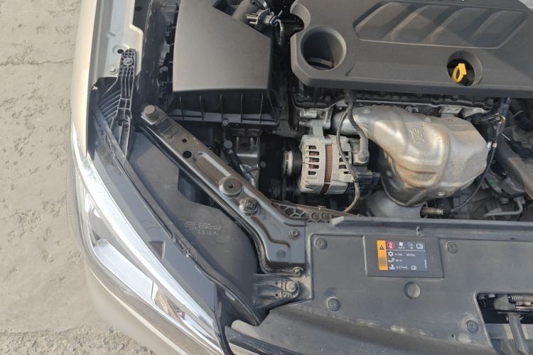Used Roewe i5 2019 20T Automatic 4G Connect Luxury Flagship Edition Engine Bay Right