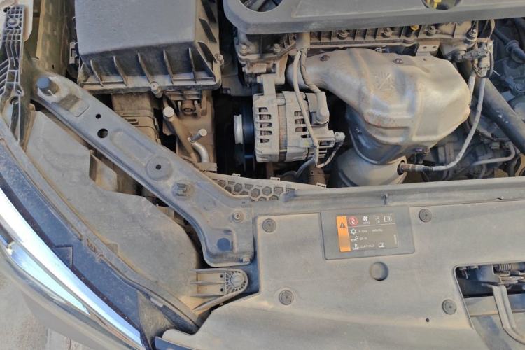 Used Roewe i5 2019 1.5L Automatic 4G Connected Langhao Edition Engine Bay Right
