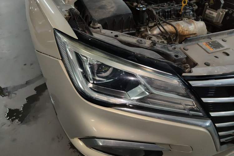 Used Roewe i5 2019 1.5L Manual 4G Connected Langyue Edition Exterior 6