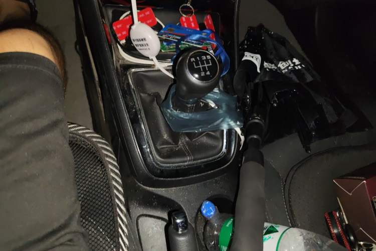 Used Roewe i5 2019 1.5L Manual 4G Connected Langyue Edition Gear Lever