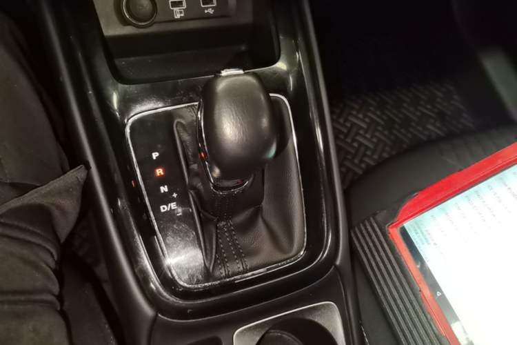 Used Roewe i5 2019 1.5L Automatic 4G Connected Langyue Edition Gear Lever