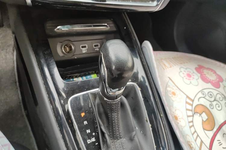 Used Roewe i5 2019 1.5L Automatic 4G Connected Langhao Edition Gear Lever