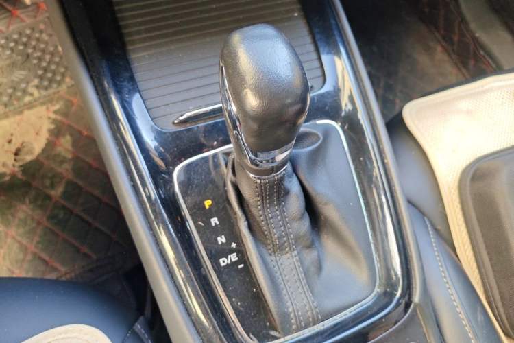 Used Roewe i5 2019 1.5L Automatic 4G Connected Langhao Edition Gear Lever