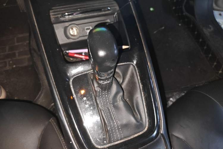 Used Roewe i5 2019 1.5L Automatic 4G Connected Langhao Edition Gear Lever