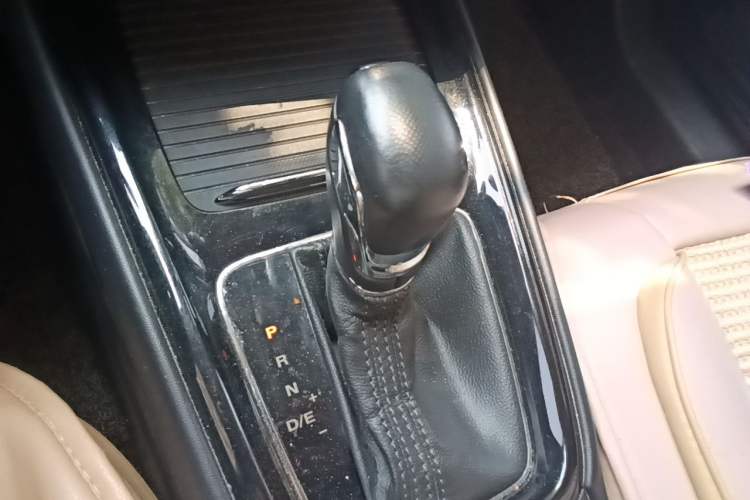 Used Roewe i5 2019 1.5L Automatic 4G Connected Linghao Flagship Edition Gear Lever