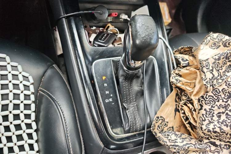 Used Roewe i5 2019 1.5L Automatic 4G Connected Linghao Flagship Edition Gear Lever