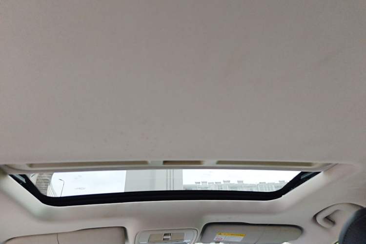 Used Roewe i5 2019 1.5L Automatic 4G Connected Langhao Edition Headliner