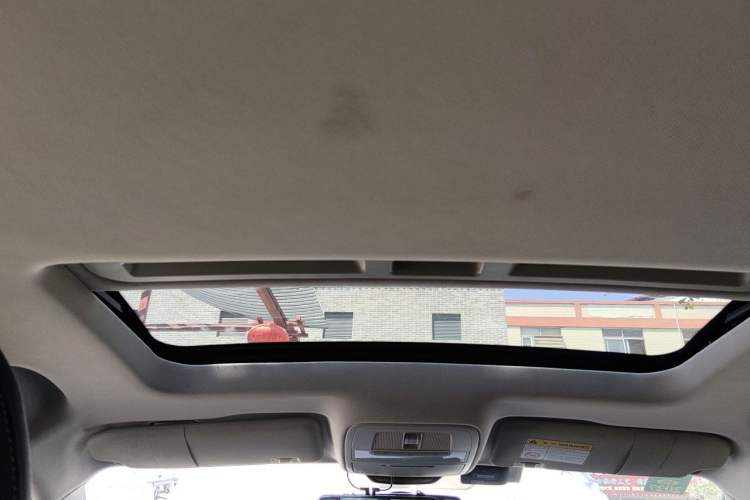 Used Roewe i5 2019 1.5L Automatic 4G Connected Langyue Edition Headliner