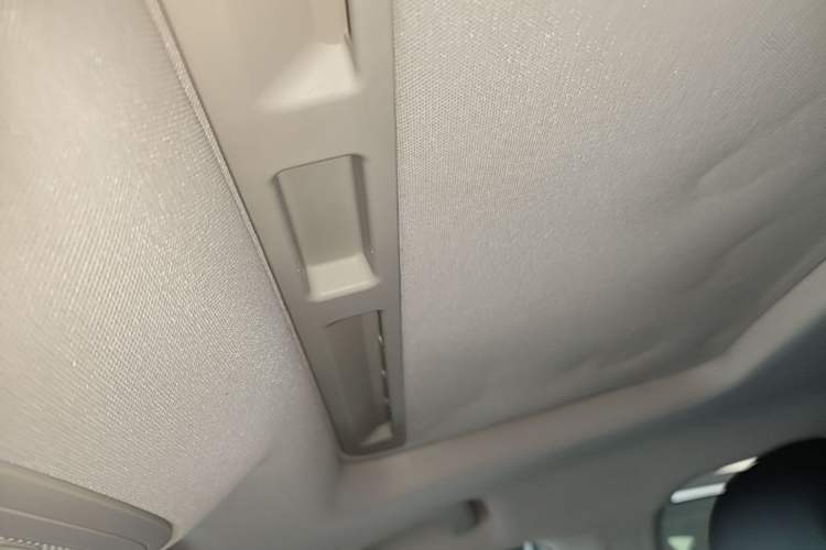 Used Roewe i5 2019 1.5L Manual 4G Connect Leehao Flagship Edition Headliner