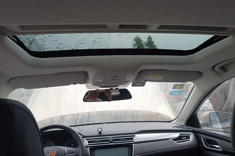 Used Roewe i5 2019 1.5L Automatic 4G Connected Langhao Edition Headliner