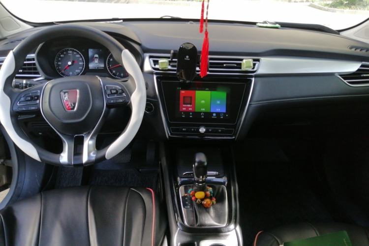 Used Roewe i5 2019 1.5L Automatic 4G Connected Langyue Edition Interior 2