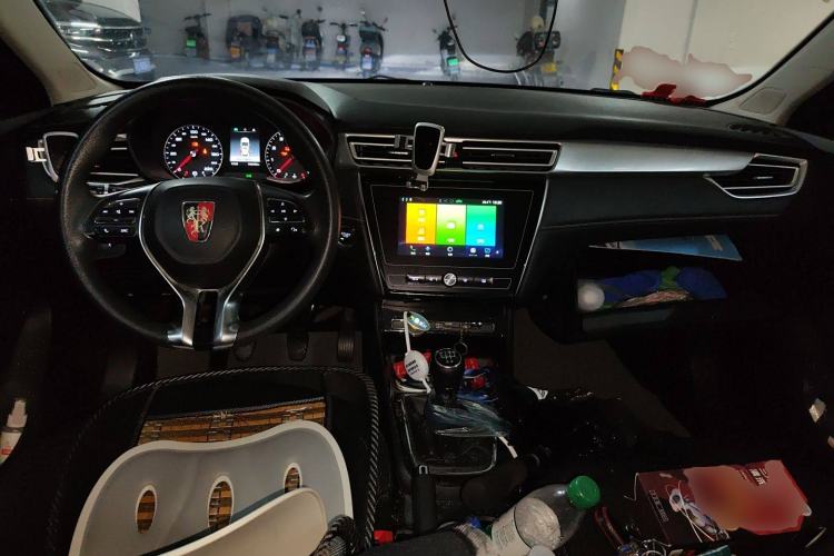Used Roewe i5 2019 1.5L Manual 4G Connected Langyue Edition Interior 2