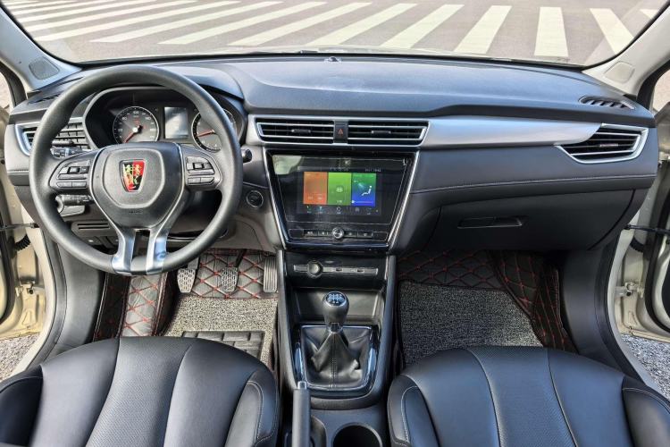 Used Roewe i5 2019 1.5L Manual 4G Connectable Langhao Edition Interior 2