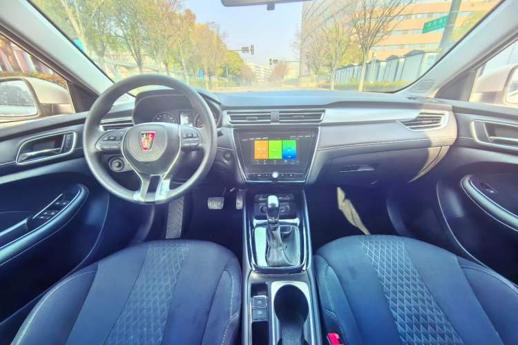 Used Roewe i5 2019 1.5L Automatic 4G Connected Linghao Edition Interior 2