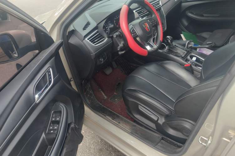 Used Roewe i5 2019 1.5L Automatic 4G Connected Langhao Edition Interior 3