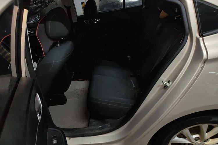 Used Roewe i5 2019 1.5L Manual 4G Connected Langyue Edition Interior 4
